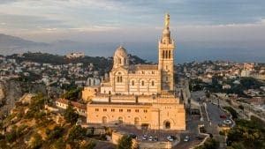 Basilique Notre-Dame-de-la-Garde dans le quartier Vauban à Marseille